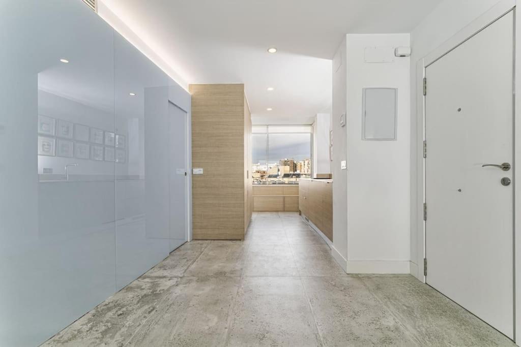 Moderno Y Completo Apartamento Frente Al Mar Малага Экстерьер фото