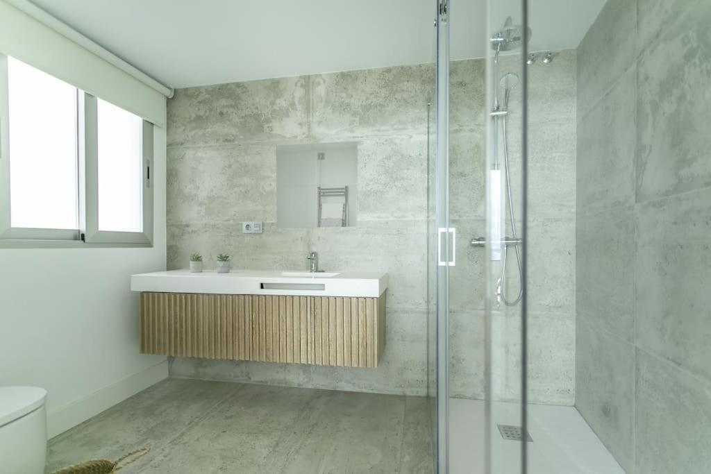 Moderno Y Completo Apartamento Frente Al Mar Малага Экстерьер фото
