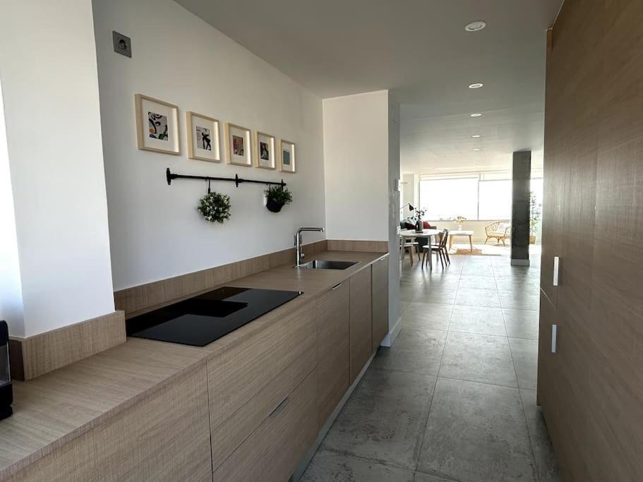 Moderno Y Completo Apartamento Frente Al Mar Малага Экстерьер фото